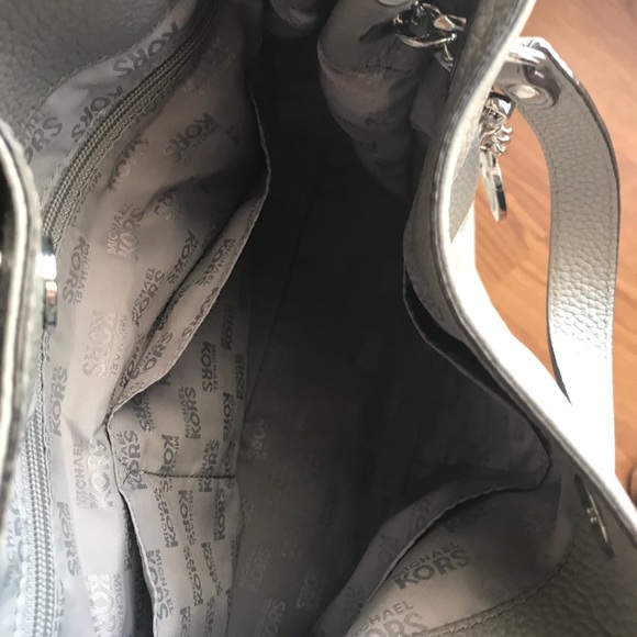 Michael Kors Purse - Picture 4 of 4